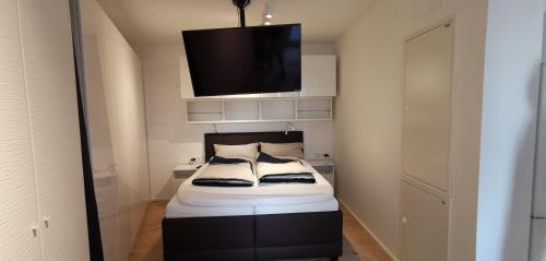 A bed or beds in a room at Downtown Vienna new built luxury suites