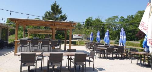 THE ASHWOOD INN