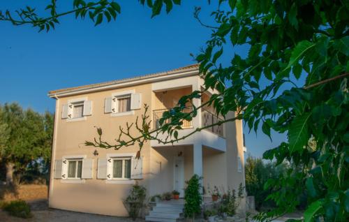 Gallery image of Artemis House in Fiolítis