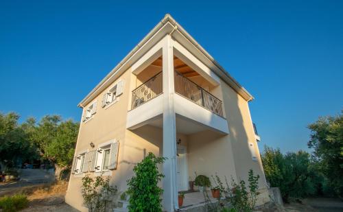Gallery image of Artemis House in Fiolítis