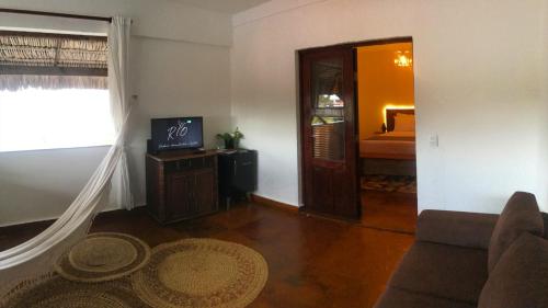 Una televisión o centro de entretenimiento en R.I.O