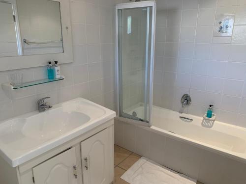 Un baño de Chez Pierre