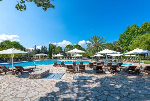 The swimming pool at or close to Hotel Byzantino