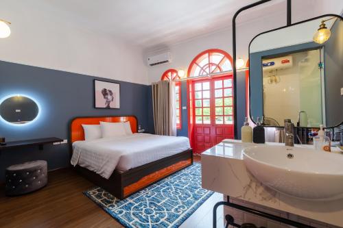 Gallery image of The Poppy Villa & Hotel in Hanoi