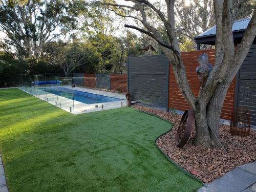 The swimming pool at or close to Irongate Studio B&B