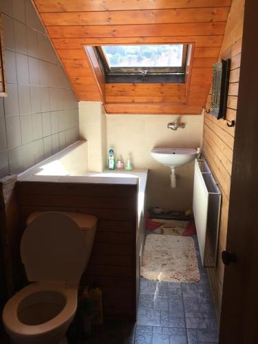 Kopalnica v nastanitvi Hostelskippy
