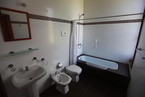 
A bathroom at Estancia Termal San Nicanor
