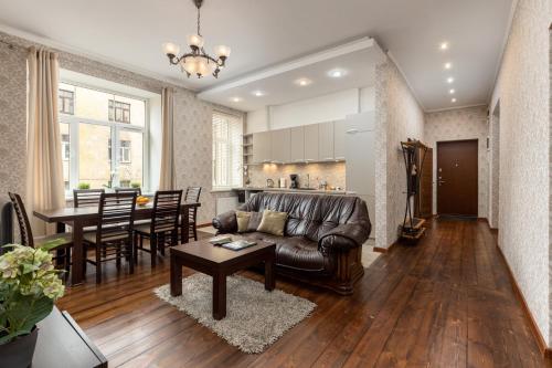 Zona d'estar a Dagda Central apartment