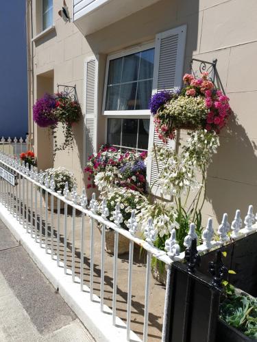 Gallery image of Osnok in Tenby