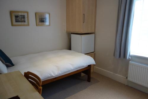 Gallery image of Hatsue Guest House in Camberley