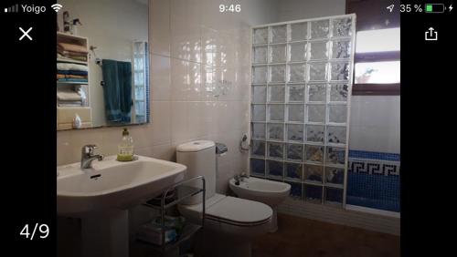 Phòng tắm tại Casa de poble Albons