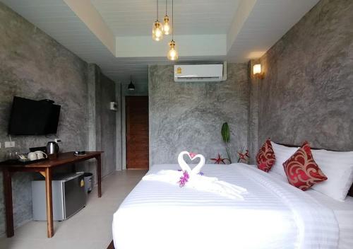 Gallery image of JR Place in Klong Muang Beach