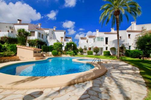 een zwembad voor een villa bij Las Moras II UL by CARLOSFERIEN in Denia