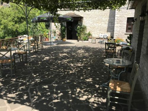 Restaurace v ubytování Mousafir Ontas