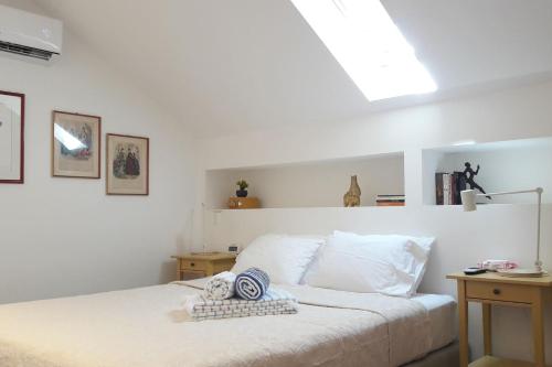 Modern Cosy Flat with Terrace in Campo de Ourique.