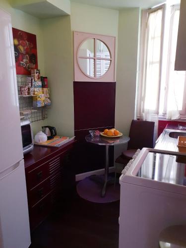 Η κουζίνα ή μικρή κουζίνα στο Home for 2 few steps from center of Monte Carlo
