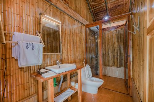 Koupelna v ubytování Hoang Su Phi Lodge