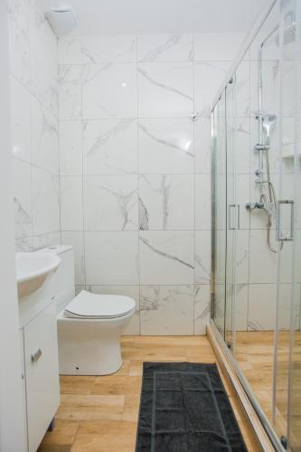Bagno di Athens Raise Acropolis Project