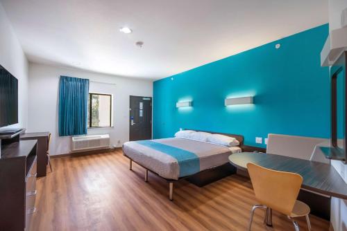 Postel nebo postele na pokoji v ubytování Motel 6-Channelview, TX