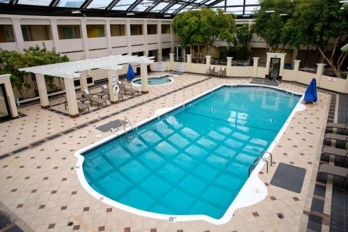 Бассейн в Best Western Plus Milwaukee Airport Hotel & Conference Center или поблизости