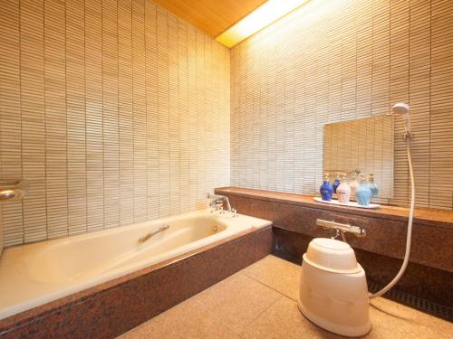 Gallery image of Yamashiro Onsen Miyabi no Yado Kaga Hyakumangoku in Kaga