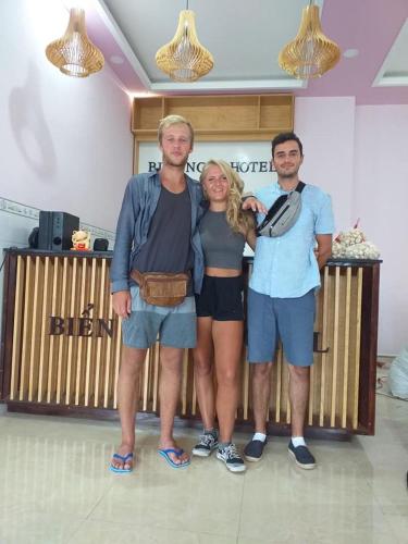 Επισκέπτες που μένουν στο Khách Sạn Biển Ngọc Lý Sơn