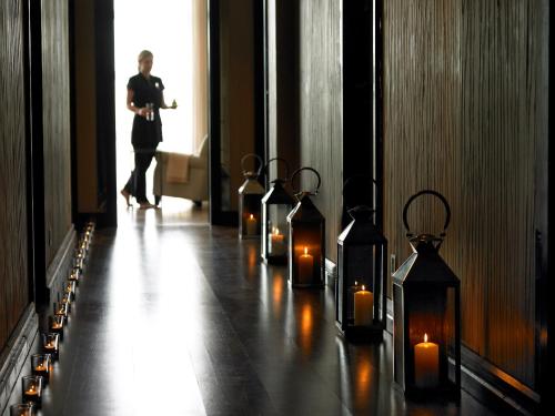 a row of candles on the floor in a hallway at Kinsale Hotel & Spa in Kinsale