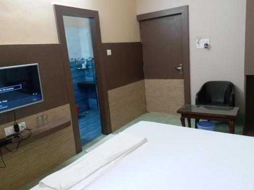 TV a/nebo společenská místnost v ubytování HOTEL HAIFA