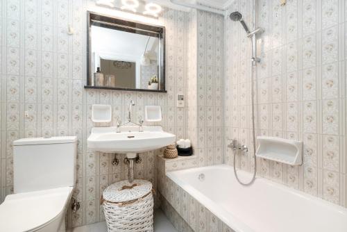 Athena by Heloni Apartments