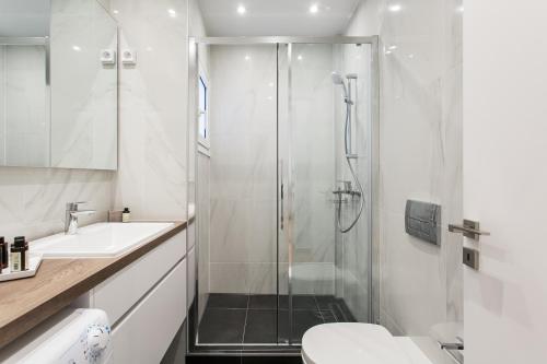 Vonios kambarys apgyvendinimo įstaigoje Peaceful 2BD Apartment in Kolonaki by UPSTREET