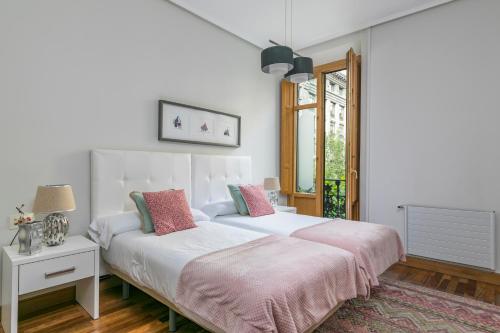 Photo de la galerie de l'établissement Gran Via 3 by Forever Rentals, à Bilbao