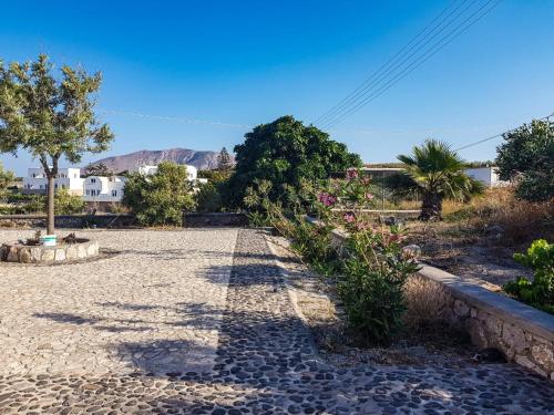Gallery image of Sunshine house for 9, cozy set up,verandas, sea view. in Karterados