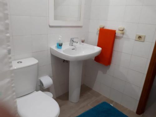A bathroom at central luminous cute studio by the beach & harbour