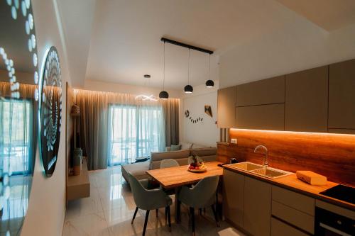 Кухня или мини-кухня в Elite Luxury Villas
