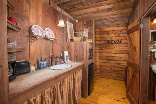 Dapur atau dapur kecil di 7F Lodge and Events