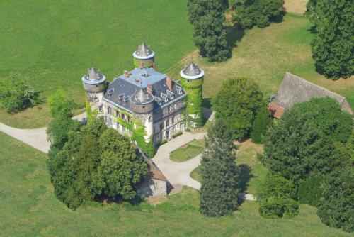 Una vista aérea de Château de Sédaiges