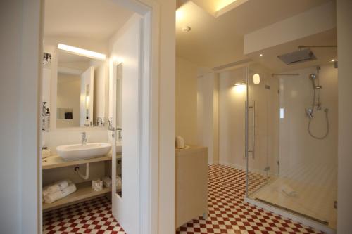 Suite Hotel L'Oasi di Riaciにあるバスルーム
