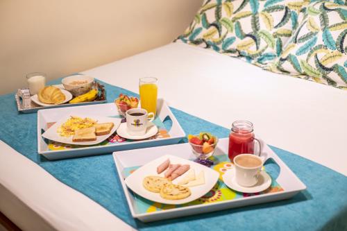 Makanan di atau berdekatan hotel