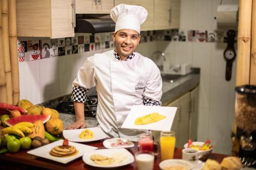 Makanan di atau berdekatan hotel