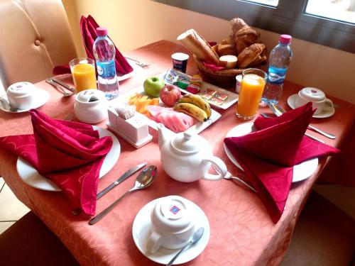 Jídlo v hotelu nebo okolí