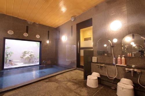 Koupelna v ubytování Hotel Route-Inn Iwata Inter