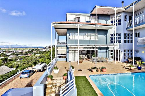 an aerial view of a house with a swimming pool at Lakeside Lodge in Lakeside