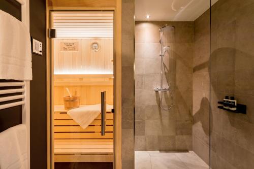 Et badeværelse på EchtZeit - Dein Hotelquartier