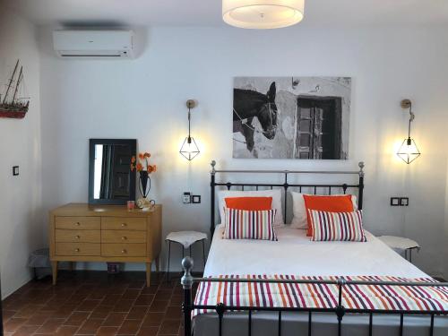 White Sand Villa Direct Access to Koviou Beach