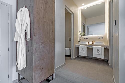 Kúpeľňa v ubytovaní Omnia Mykonos Boutique Hotel & Suites