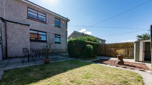 3 BED House w/Drive & Garden v/Fast WiFi near bioQuarter