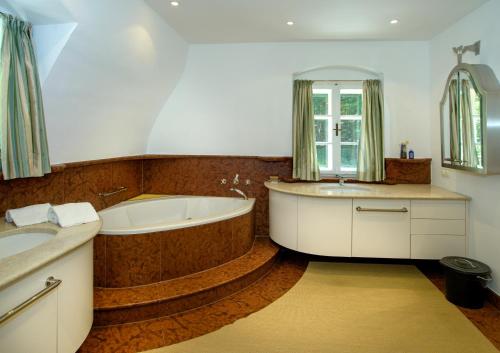 Kupaonica u objektu Waldach Villa