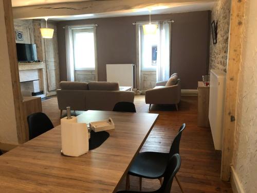 Oleskelutila majoituspaikassa Spacieux appartement 2/6 pers 110m² proche CNPE