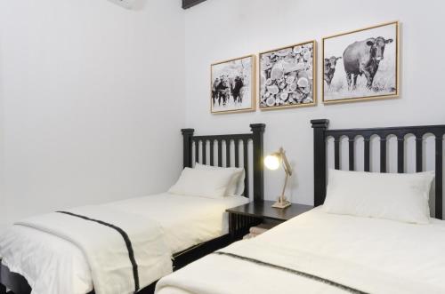 Ένα ή περισσότερα κρεβάτια σε δωμάτιο στο Kalahari Farmstead