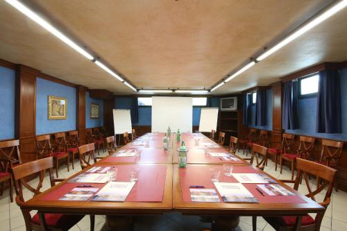 Zona business o sala de conferencias en Hotel Abacus
